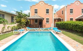 2-Story Townhome With Private Pool, Ideal For Group!